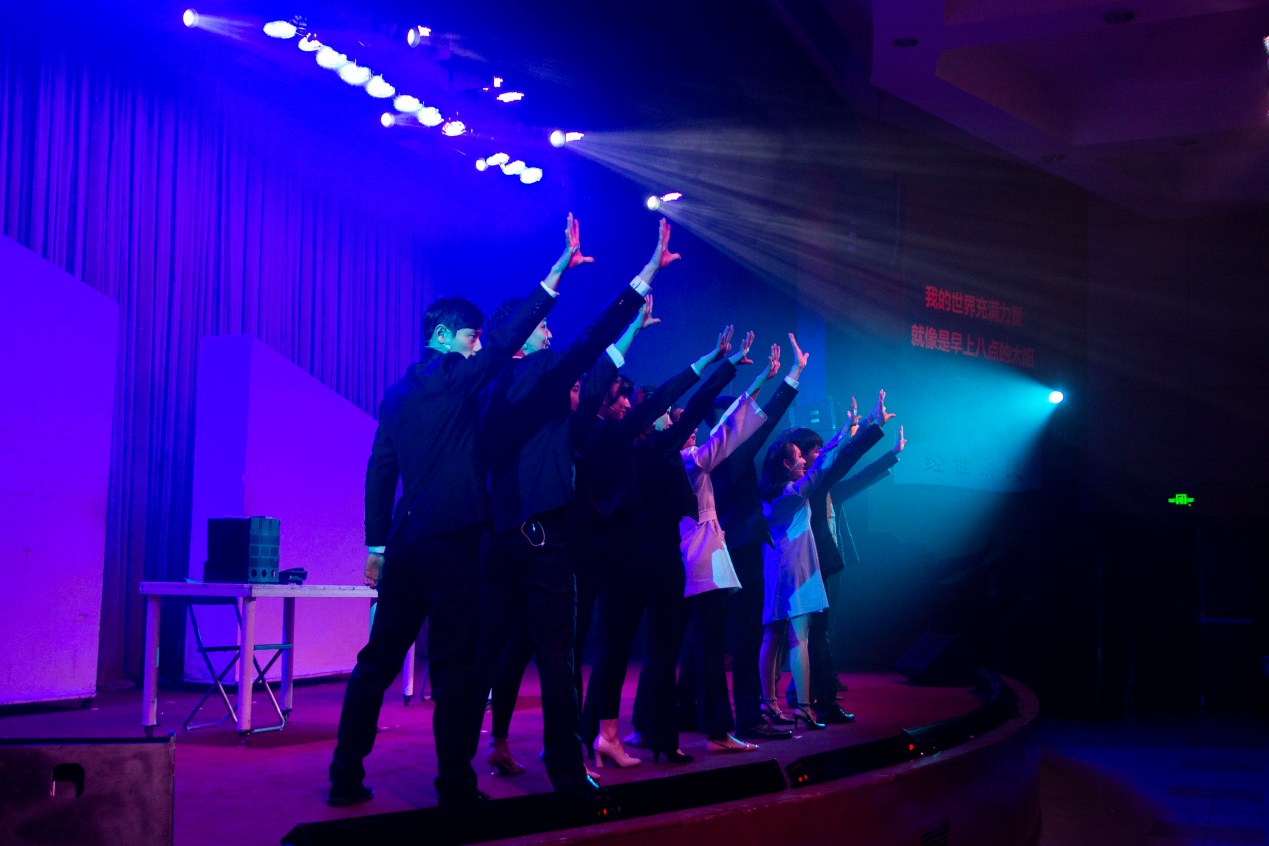 上海安可艺术团上演的原创音乐剧《我在你的未来》