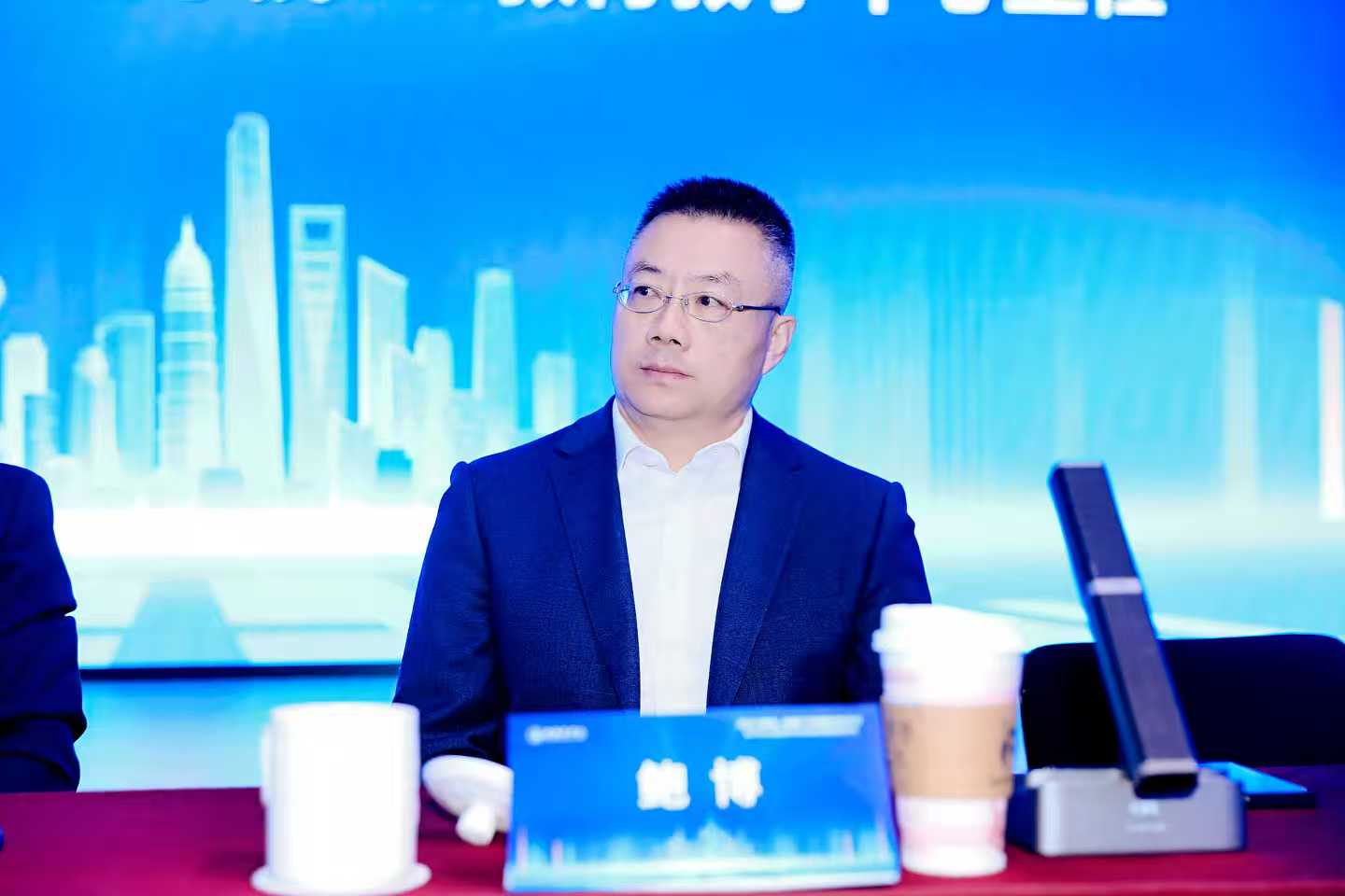 上海华鲁弘信私募基金管理有限公司投资总监鲍博鼓励同学们独立思考